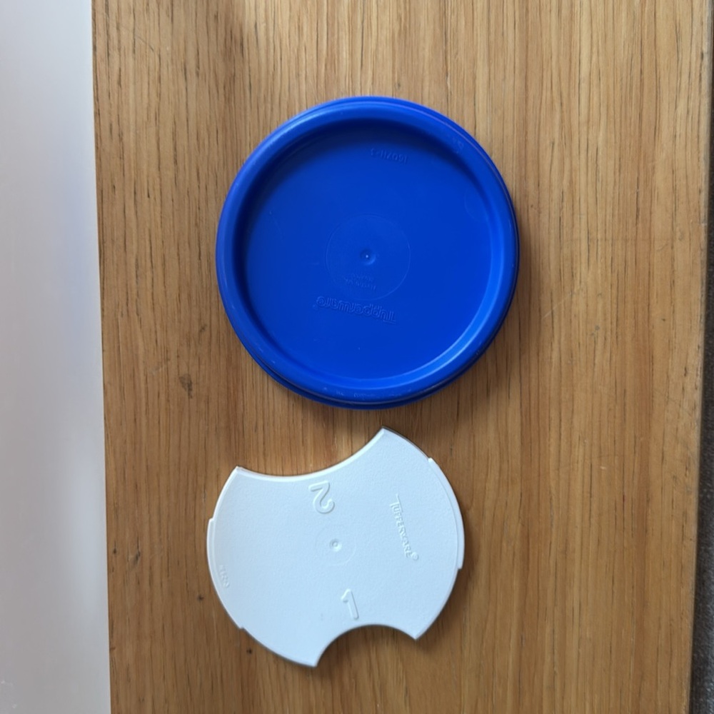 Tupperware Spaghetti Portion Control Container - Picture 2 of 3
